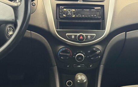 Hyundai Solaris II рестайлинг, 2011 год, 650 000 рублей, 10 фотография