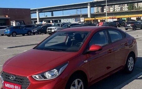 Hyundai Solaris II рестайлинг, 2018 год, 1 600 000 рублей, 1 фотография