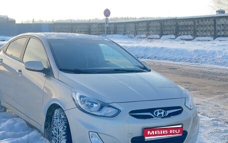 Hyundai Solaris II рестайлинг, 2011 год, 750 000 рублей, 1 фотография