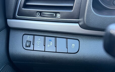 Hyundai Elantra VI рестайлинг, 2017 год, 1 290 000 рублей, 10 фотография