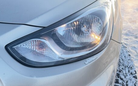 Hyundai Solaris II рестайлинг, 2011 год, 750 000 рублей, 3 фотография