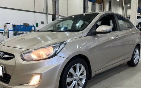Hyundai Solaris II рестайлинг, 2011 год, 750 000 рублей, 5 фотография
