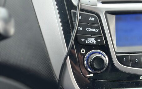 Hyundai Solaris II рестайлинг, 2011 год, 750 000 рублей, 12 фотография