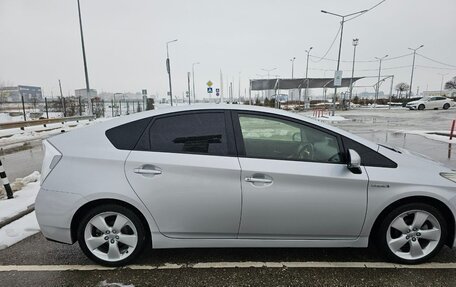 Toyota Prius, 2012 год, 1 050 000 рублей, 5 фотография