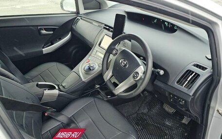 Toyota Prius, 2012 год, 1 050 000 рублей, 7 фотография