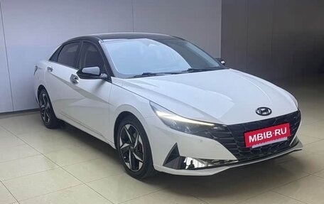 Hyundai Elantra, 2022 год, 1 750 000 рублей, 2 фотография