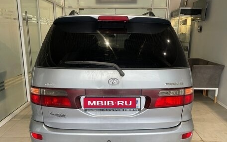 Toyota Previa II, 2003 год, 689 000 рублей, 3 фотография