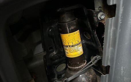 Toyota Land Cruiser Prado 120 рестайлинг, 2006 год, 1 450 000 рублей, 16 фотография