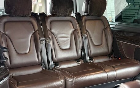 Mercedes-Benz V-Класс, 2017 год, 5 150 000 рублей, 14 фотография