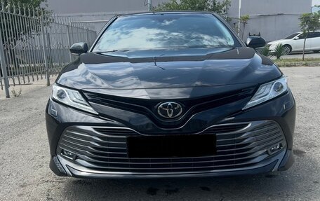 Toyota Camry, 2019 год, 3 950 000 рублей, 2 фотография