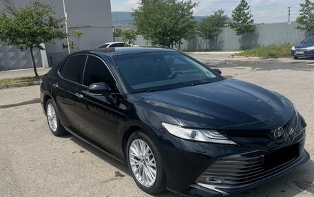 Toyota Camry, 2019 год, 3 950 000 рублей, 6 фотография