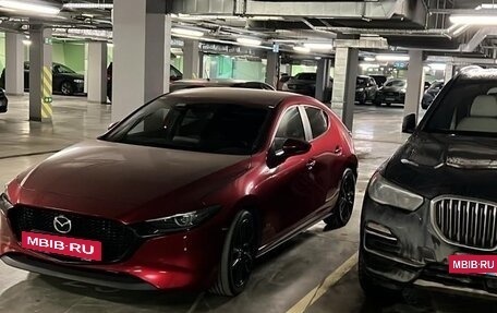 Mazda 3, 2019 год, 2 330 000 рублей, 18 фотография