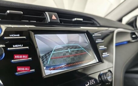 Toyota Camry, 2018 год, 2 198 000 рублей, 21 фотография