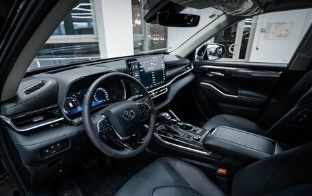 Toyota Highlander, 2025 год, 5 350 000 рублей, 24 фотография