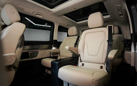 Mercedes-Benz V-Класс, 2024 год, 13 300 000 рублей, 19 фотография