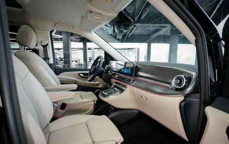 Mercedes-Benz V-Класс, 2024 год, 13 300 000 рублей, 26 фотография