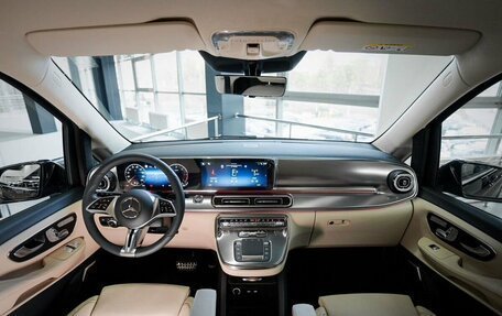 Mercedes-Benz V-Класс, 2024 год, 13 300 000 рублей, 31 фотография