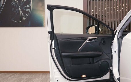 Lexus RX IV рестайлинг, 2020 год, 4 700 000 рублей, 9 фотография