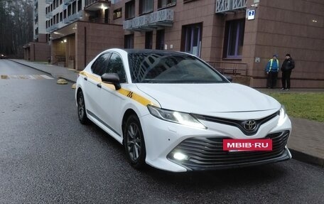 Toyota Camry, 2020 год, 1 780 000 рублей, 3 фотография