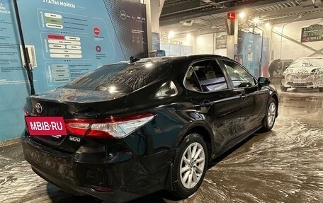 Toyota Camry, 2021 год, 2 350 000 рублей, 3 фотография