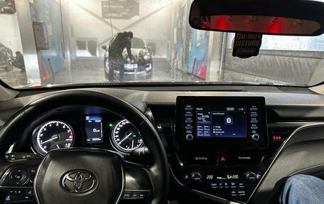 Toyota Camry, 2021 год, 2 350 000 рублей, 6 фотография