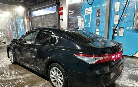 Toyota Camry, 2021 год, 2 350 000 рублей, 4 фотография