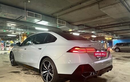 BMW 5 серия, 2024 год, 8 790 000 рублей, 7 фотография