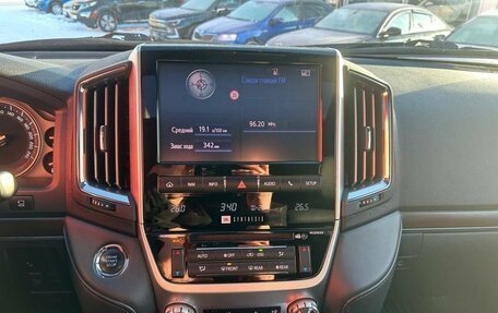 Toyota Land Cruiser 200, 2020 год, 9 450 000 рублей, 6 фотография