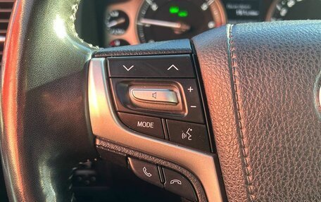 Toyota Land Cruiser 200, 2020 год, 9 450 000 рублей, 9 фотография