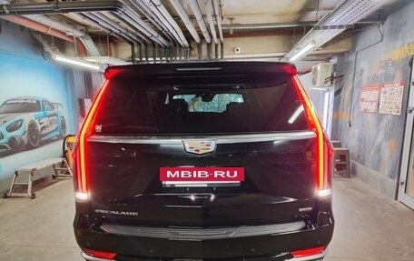 Cadillac Escalade V, 2022 год, 9 000 000 рублей, 4 фотография