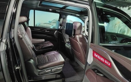 Cadillac Escalade V, 2022 год, 9 000 000 рублей, 15 фотография