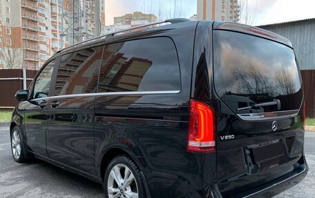 Mercedes-Benz V-Класс, 2015 год, 3 900 000 рублей, 6 фотография