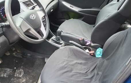 Hyundai Solaris II рестайлинг, 2015 год, 850 000 рублей, 14 фотография