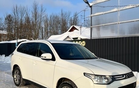 Mitsubishi Outlander III рестайлинг 3, 2013 год, 1 165 000 рублей, 1 фотография