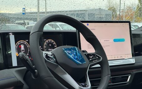 Volkswagen Tiguan, 2025 год, 4 900 000 рублей, 10 фотография