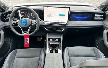 Volkswagen Tiguan, 2025 год, 4 900 000 рублей, 12 фотография