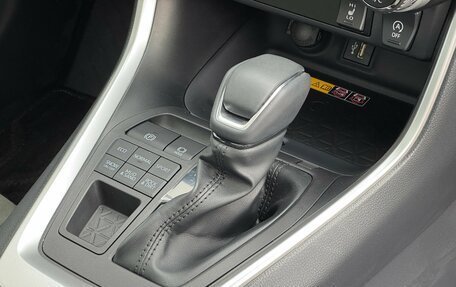 Toyota RAV4, 2025 год, 4 150 000 рублей, 21 фотография