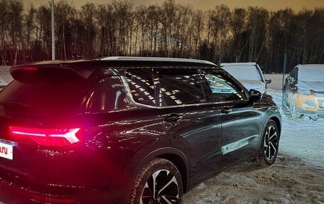 Mitsubishi Outlander, 2023 год, 3 950 000 рублей, 8 фотография