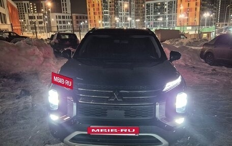 Mitsubishi Outlander, 2023 год, 3 950 000 рублей, 6 фотография