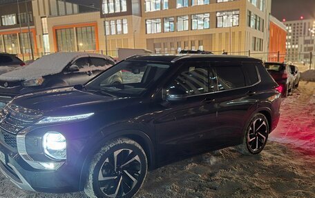 Mitsubishi Outlander, 2023 год, 3 950 000 рублей, 9 фотография