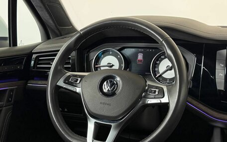 Volkswagen Touareg III, 2019 год, 5 100 000 рублей, 18 фотография