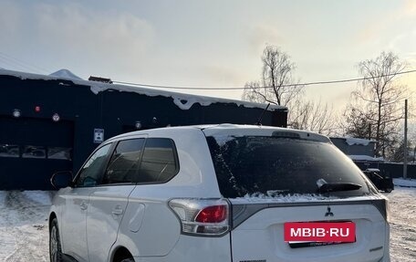 Mitsubishi Outlander III рестайлинг 3, 2013 год, 1 165 000 рублей, 5 фотография