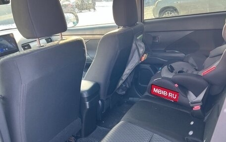 Mitsubishi Outlander III рестайлинг 3, 2013 год, 1 165 000 рублей, 8 фотография