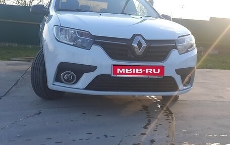 Renault Logan II, 2018 год, 685 000 рублей, 1 фотография