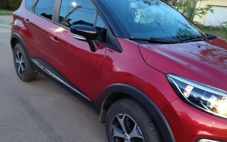 Renault Kaptur I рестайлинг, 2021 год, 1 600 000 рублей, 2 фотография