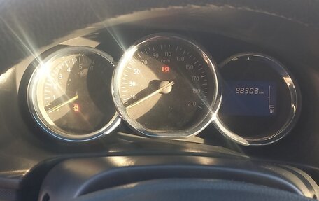 Renault Logan II, 2018 год, 685 000 рублей, 10 фотография