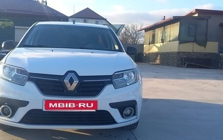 Renault Logan II, 2018 год, 685 000 рублей, 18 фотография