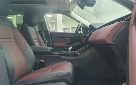 Land Rover Range Rover Evoque II, 2025 год, 6 299 000 рублей, 10 фотография