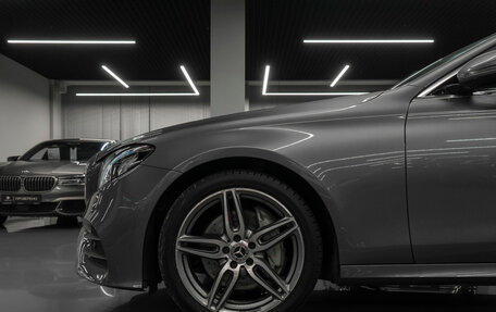 Mercedes-Benz E-Класс, 2018 год, 3 640 000 рублей, 24 фотография