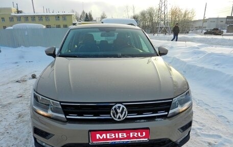 Volkswagen Tiguan II, 2018 год, 1 730 000 рублей, 1 фотография